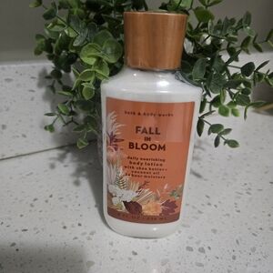 Bath & Body Works Fall in Bloom Body Lotion - Orange